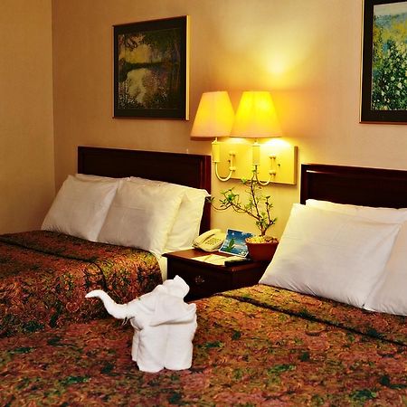 Days Hotel By Wyndham Batangas Extérieur photo