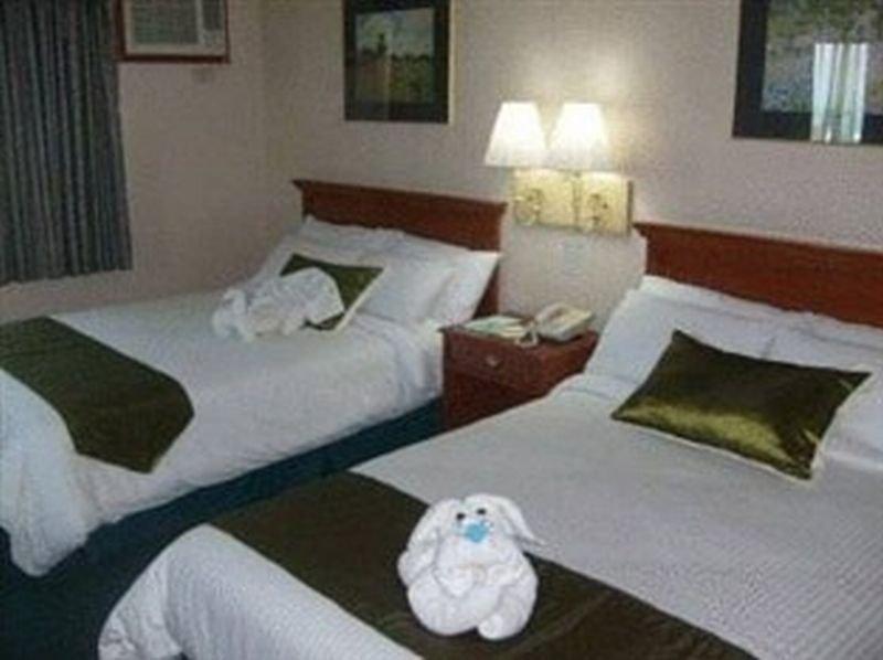 Days Hotel By Wyndham Batangas Extérieur photo