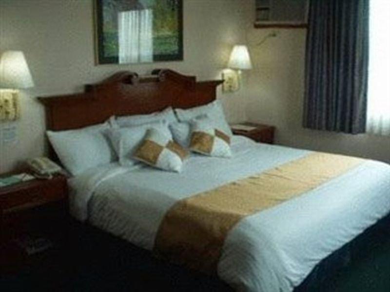 Days Hotel By Wyndham Batangas Extérieur photo