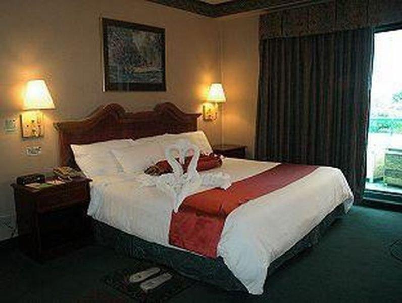 Days Hotel By Wyndham Batangas Extérieur photo