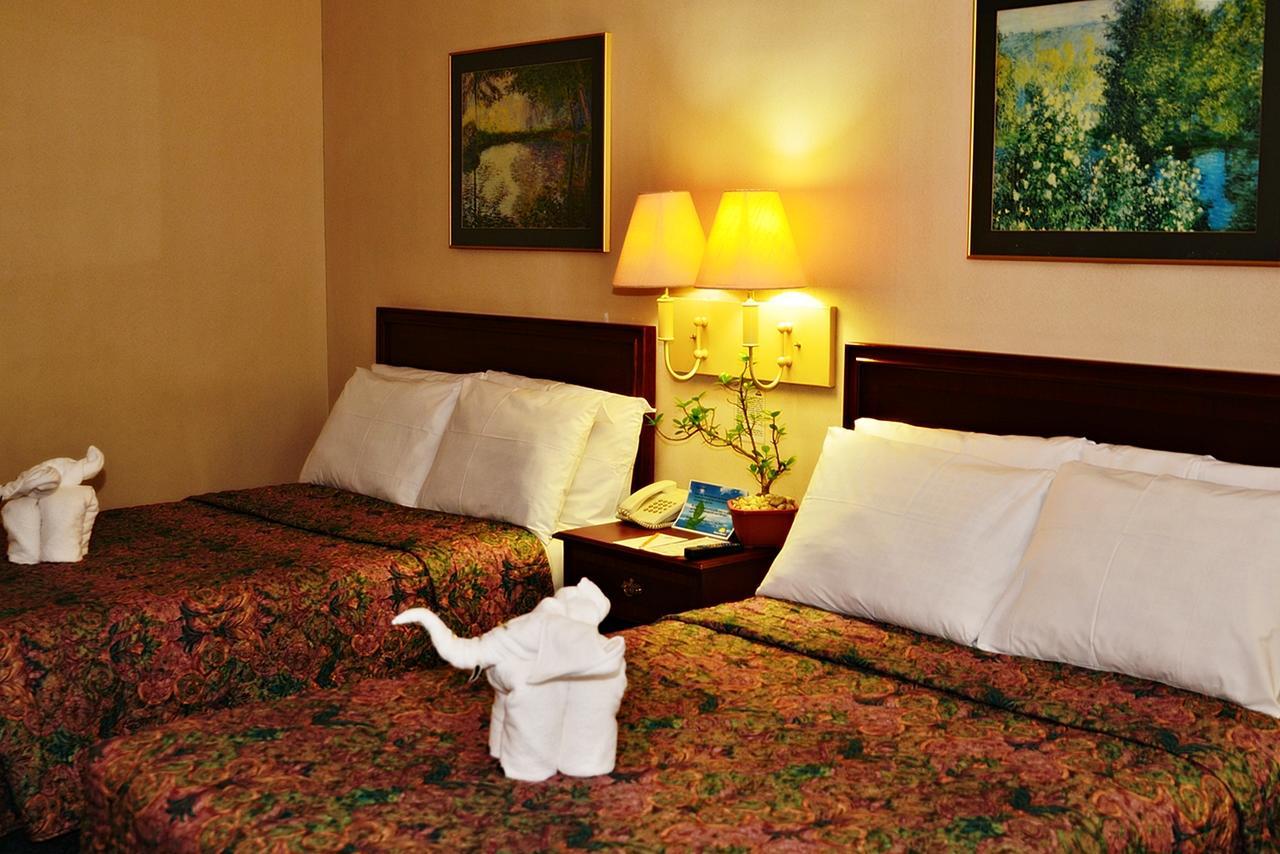 Days Hotel By Wyndham Batangas Extérieur photo