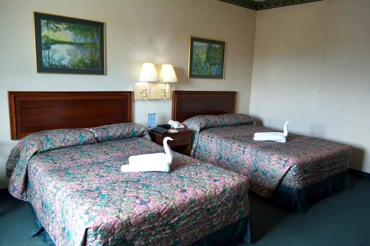 Days Hotel By Wyndham Batangas Extérieur photo