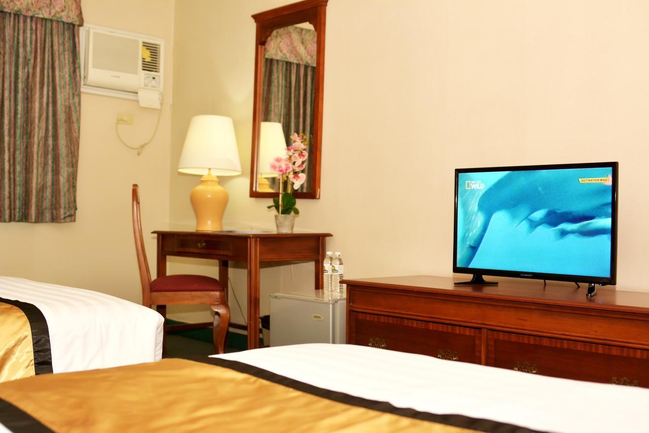 Days Hotel By Wyndham Batangas Extérieur photo