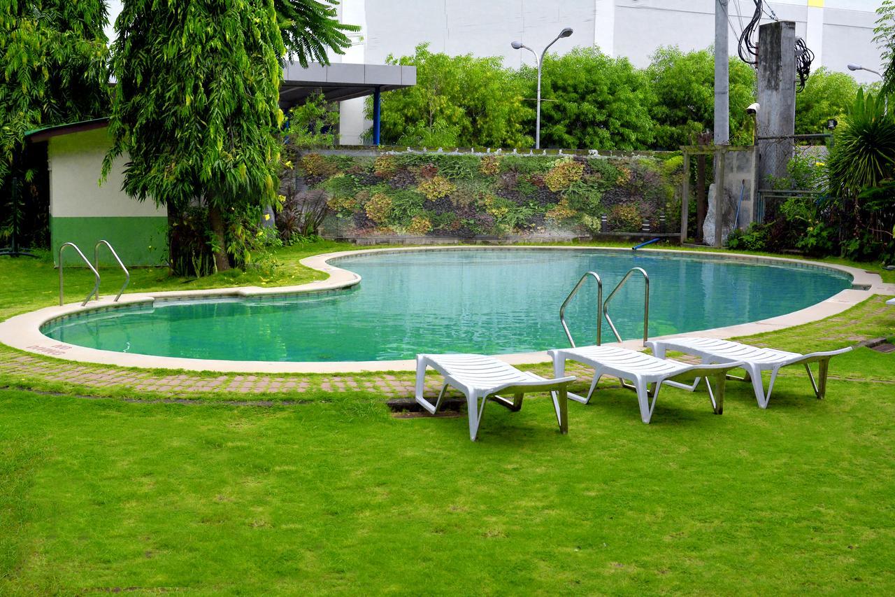 Days Hotel By Wyndham Batangas Extérieur photo