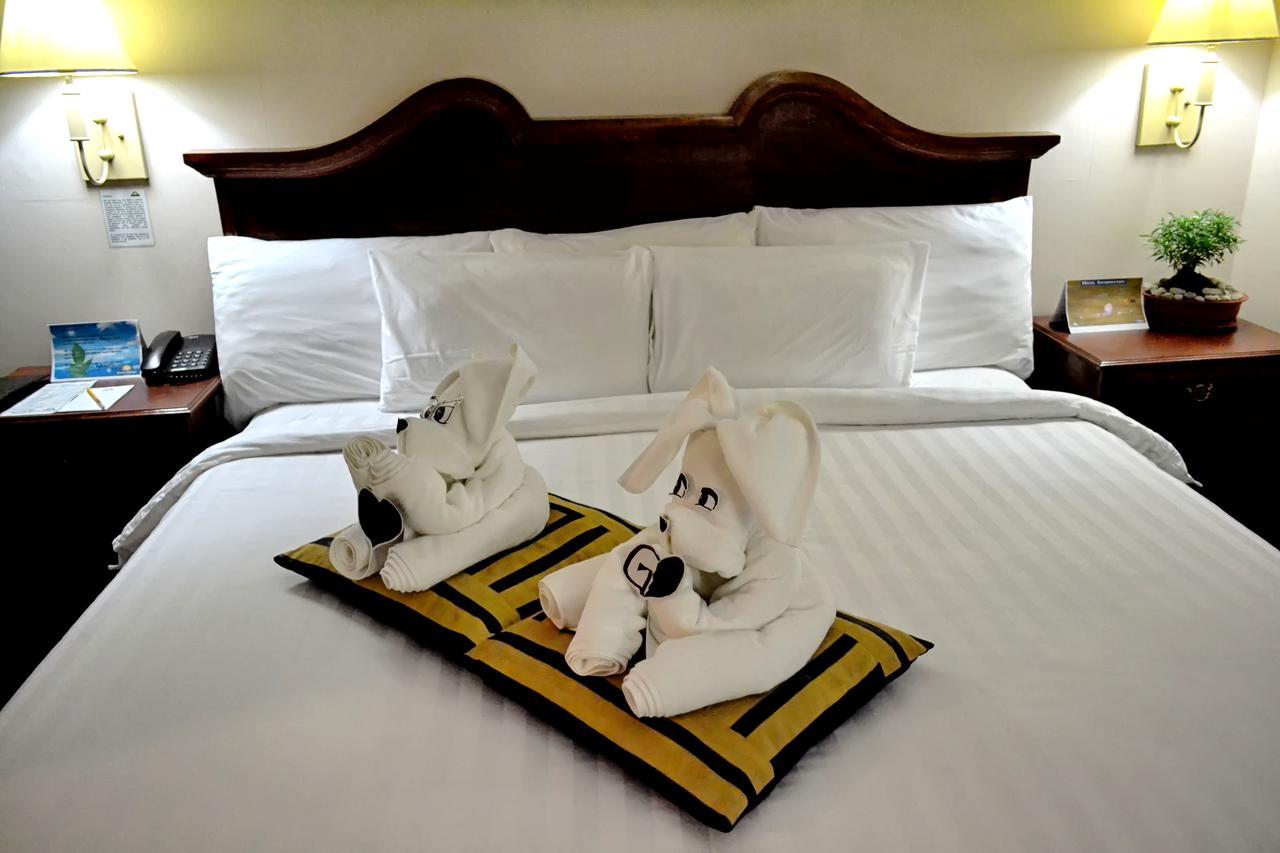 Days Hotel By Wyndham Batangas Extérieur photo